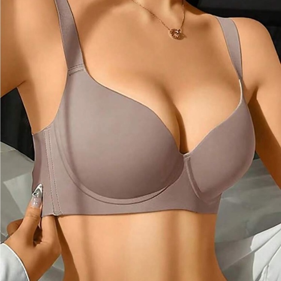 New Buttery soft no underwire second skin grey bra - Picture 3 of 6